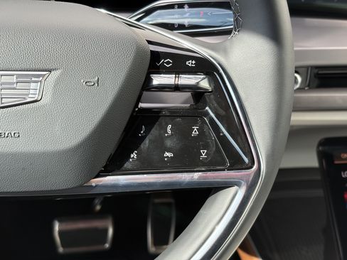 Used 2026 Cadillac Vistiq Sport image 21