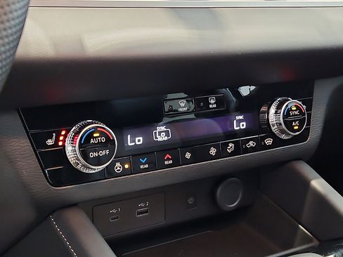 New 2026 Nissan Rogue Platinum AWD/4WD image 14