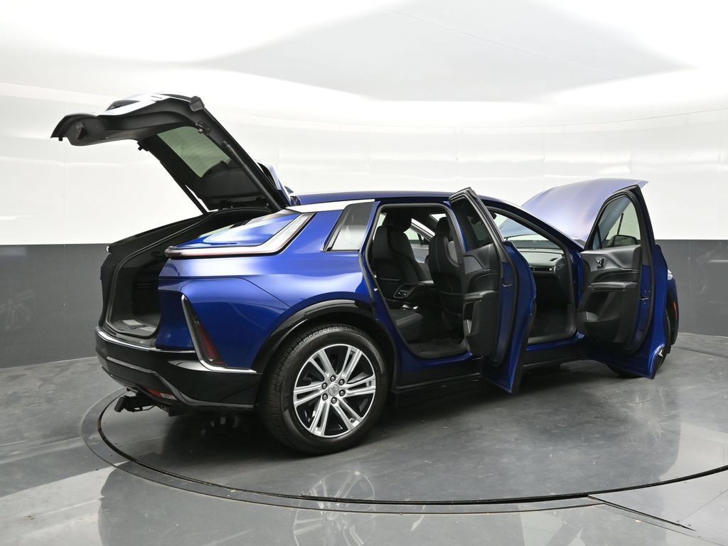 Certified 2024 Cadillac Lyriq Tech AWD/4WD image 36