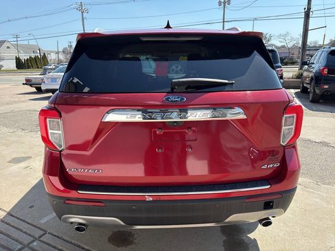 Used 2021 Ford Explorer Limited w/ Equipment Group 301A AWD/4WD image 6