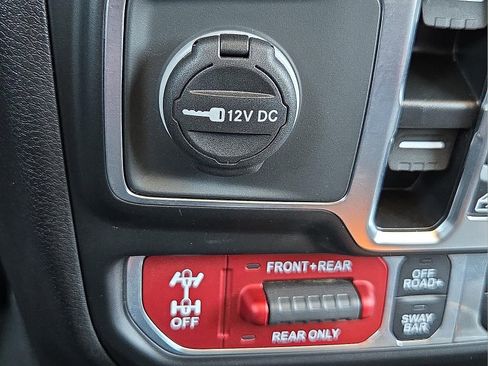 Used 2025 Jeep Wrangler Unlimited Rubicon image 18