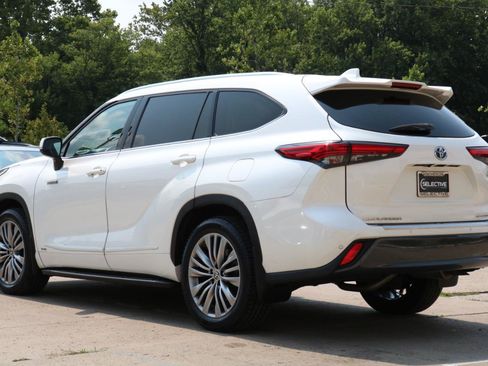 Used 2021 Toyota Highlander Limited AWD/4WD image 17