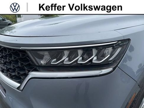 Used 2022 Kia Sorento LX FWD image 9