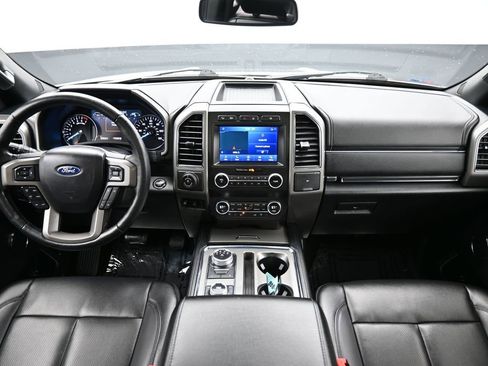 Used 2020 Ford Expedition XLT w/ Equipment Group 202A AWD/4WD image 12