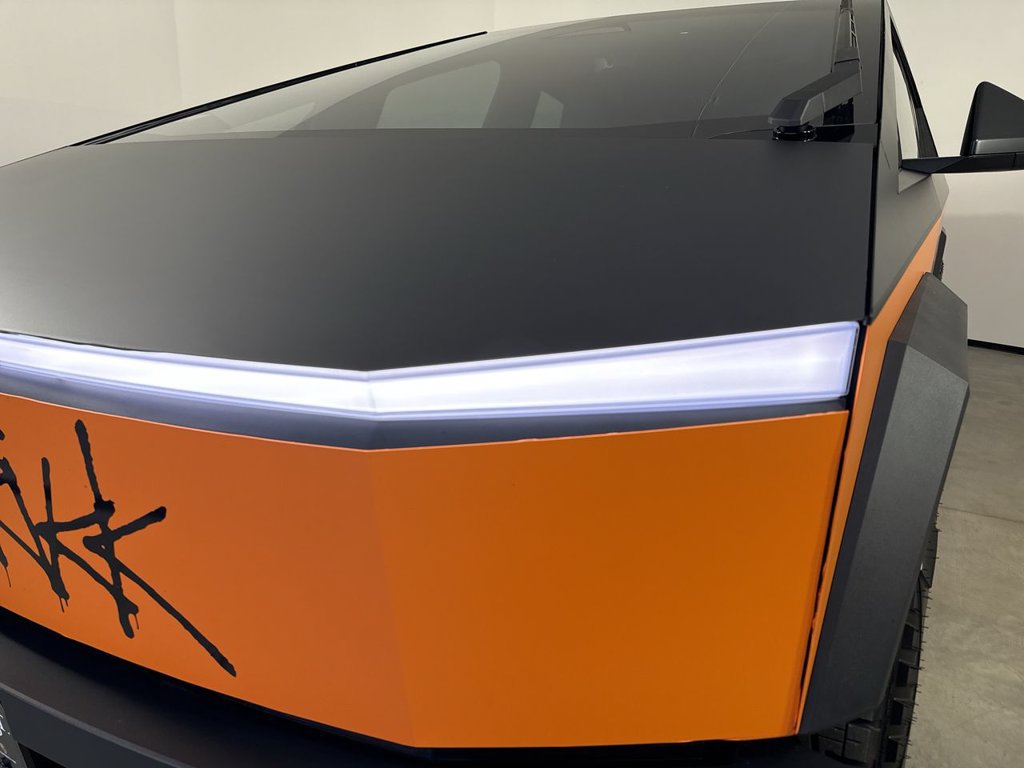 Used 2024 Tesla Cybertruck AWD Crew Cab image 11