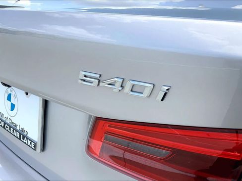 Used 2019 BMW 540i w/ M Sport Package RWD image 9