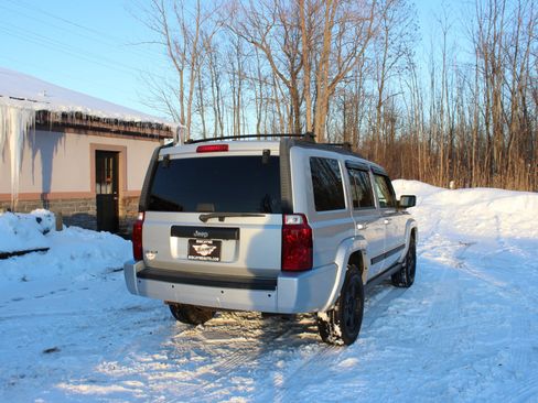 Used 2009 Jeep Commander Sport image 5