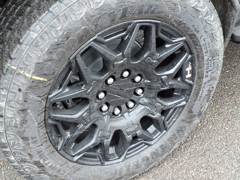 New 2026 GMC Hummer EV SUV w/ LPO, Dark Essentials Package AWD/4WD image 7