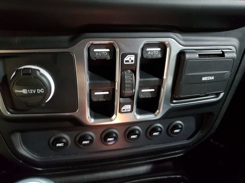 Used 2019 Jeep Wrangler Unlimited Sport AWD/4WD image 35