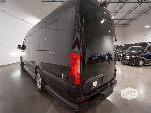 Used 2024 Mercedes-Benz Sprinter 3500 image 22