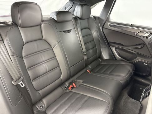 Certified 2022 Porsche Macan GTS image 23