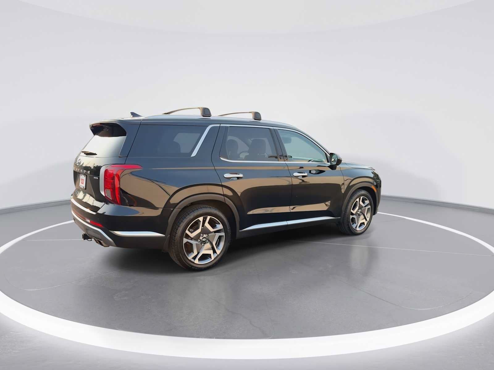 Used 2023 Hyundai Palisade Limited w/ Winter Package AWD/4WD image 8