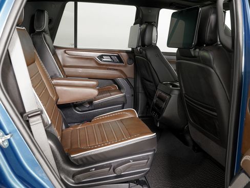 Used 2026 GMC Yukon Denali Ultimate AWD/4WD image 10
