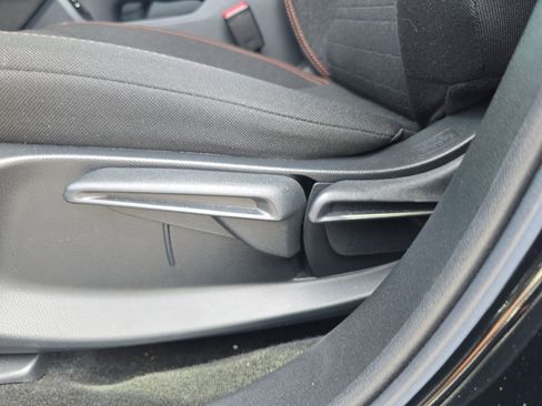Certified 2025 Honda HR-V Sport image 16
