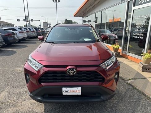 Used 2021 Toyota RAV4 XLE Premium image 2