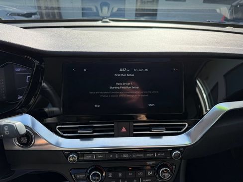 Certified 2022 Kia Niro Touring Special Edition FWD image 20