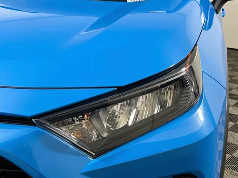 Used 2020 Toyota RAV4 LE FWD image 11