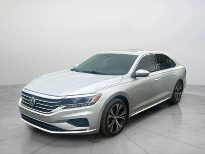 Used 2021 Volkswagen Passat 2.0T SE
