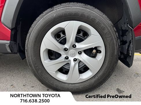 Used 2025 Toyota RAV4 LE AWD/4WD image 13