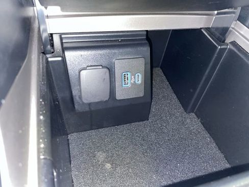 Used 2021 Ford Explorer Limited w/ Hybrid Equipment Group 310A image 30