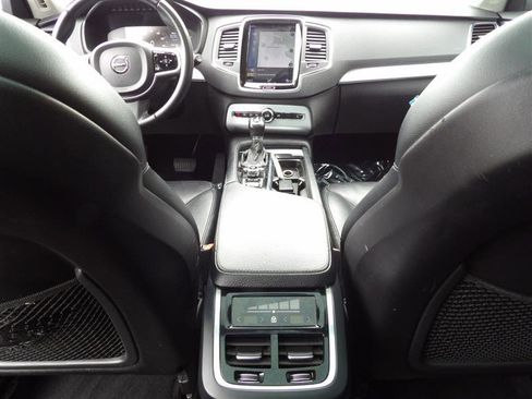 Used 2018 Volvo XC90 T5 Momentum FWD image 20