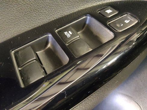 Used 2019 Mitsubishi Eclipse Cross LE image 27