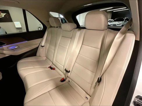 New 2025 Mercedes-Benz GLE 450e 4MATIC image 10