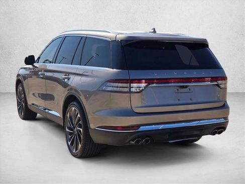 Used 2020 Lincoln Aviator Reserve w/ Equipment Group 202A image 3