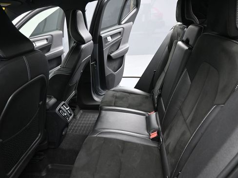Used 2019 Volvo XC40 T5 R-Design image 15