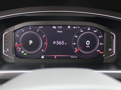 Certified 2023 Volkswagen Tiguan SEL R-Line image 15