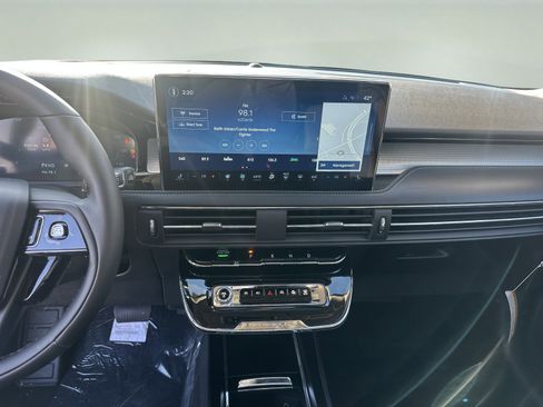 New 2026 Lincoln Corsair Premiere image 14