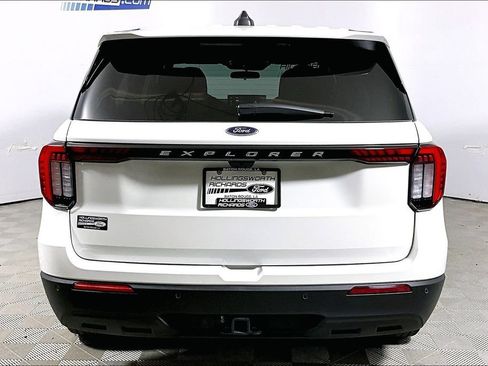 New 2026 Ford Explorer Active RWD image 4