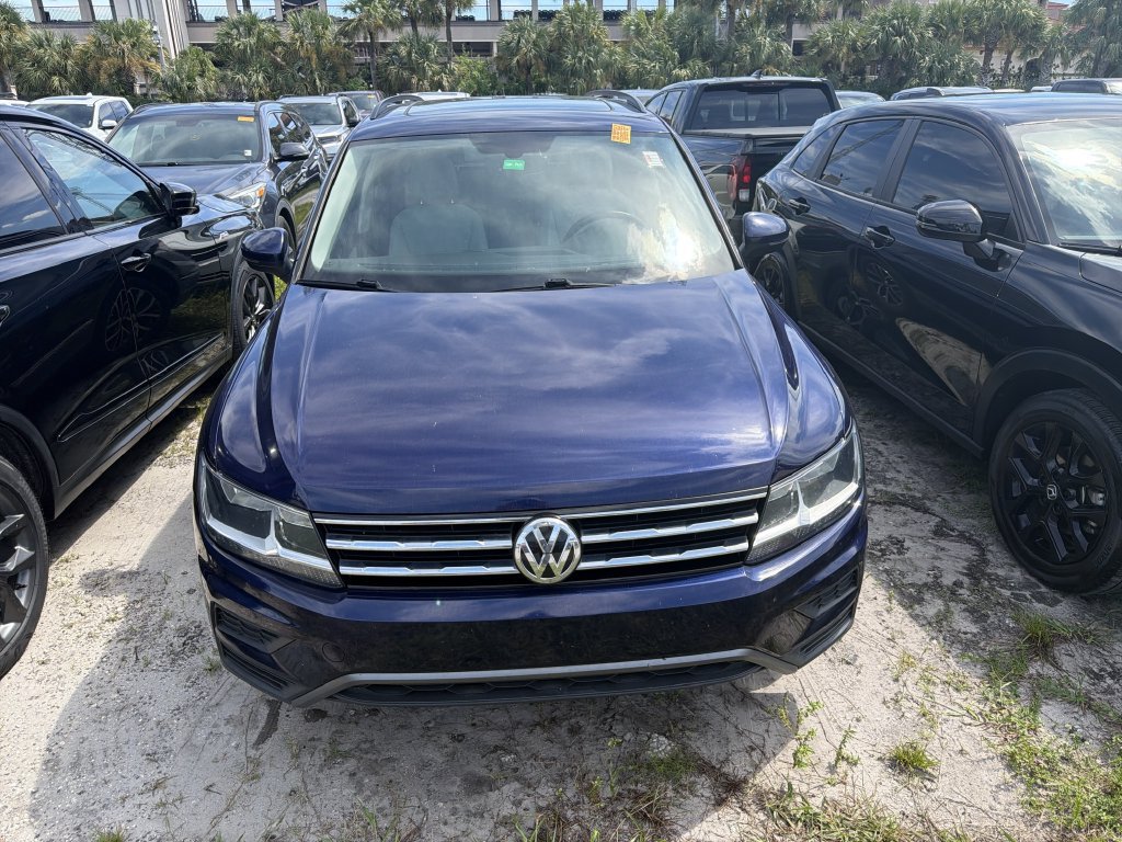 Used 2021 Volkswagen Tiguan SE FWD image 2