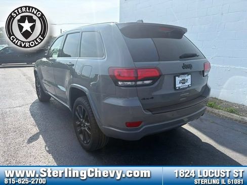 Used 2022 Jeep Grand Cherokee Laredo X AWD/4WD image 3