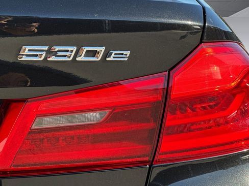 Used 2018 BMW 530e w/ Premium Package 2 image 12