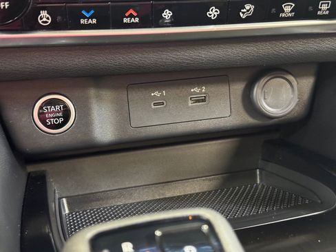 Used 2023 Nissan Rogue SL w/ SL Premium Package image 39