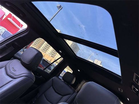 Used 2025 Cadillac XT6 Premium Luxury image 14