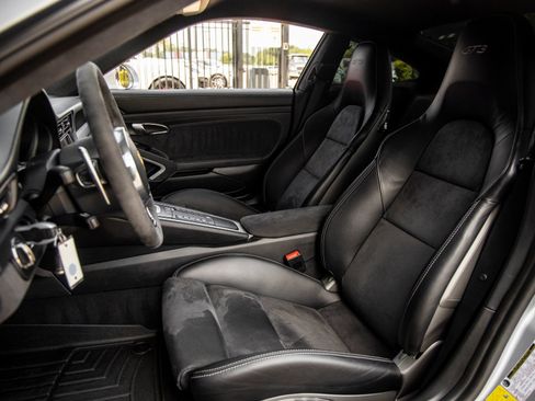 Certified 2016 Porsche 911 GT3 RWD image 5