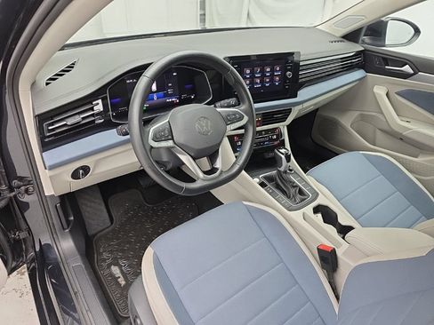 Used 2025 Volkswagen Jetta SE w/ Sunroof Package FWD image 15