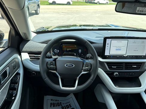 New 2026 Ford Explorer Platinum w/ LUX Leather Package AWD/4WD image 6