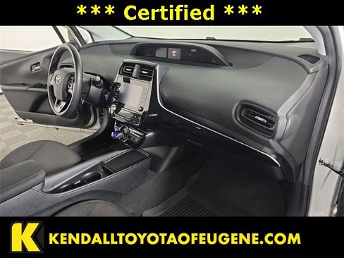 Certified 2022 Toyota Prius LE image 16