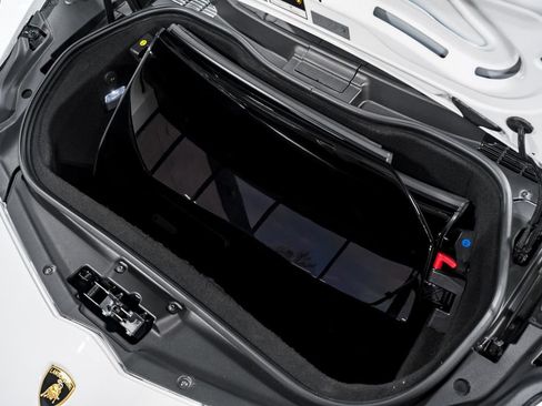 Used 2018 Lamborghini Aventador S image 50