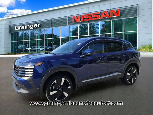 Used 2025 Nissan Kicks SR FWD image 2
