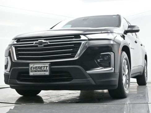 Used 2022 Chevrolet Traverse LT image 45