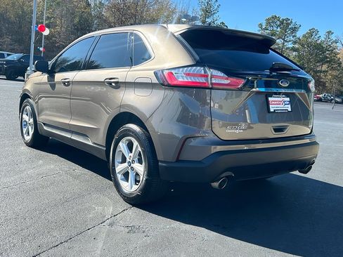 Used 2019 Ford Edge SE image 3
