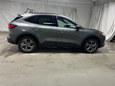 Used 2025 Ford Escape ST-Line AWD/4WD image 8