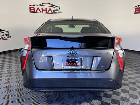 Used 2017 Toyota Prius Two FWD image 5