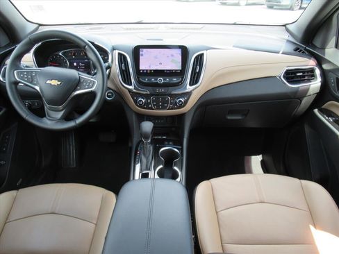 Used 2023 Chevrolet Equinox Premier FWD image 12