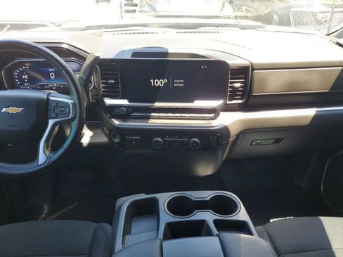 Used 2024 Chevrolet Silverado 2500 LT AWD/4WD image 15