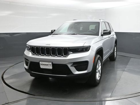 New 2025 Jeep Grand Cherokee Laredo image 30